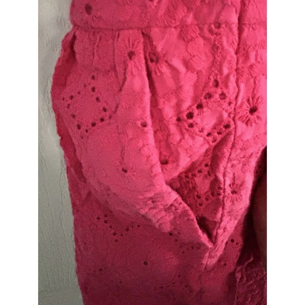 Apostrophe eyelet tank